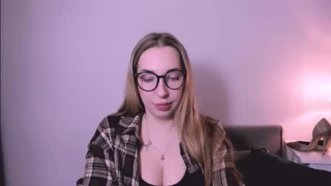 Aria online show from April 19, 6:24 am