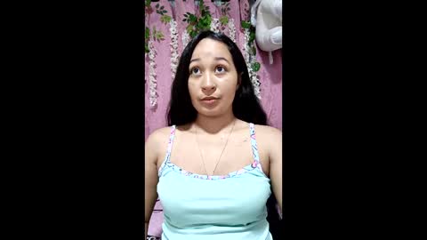ariatnavillaalba online show from May 17, 4:22 am
