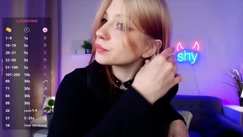 Snapshot of arielabradberry chatting on October 16, 3:25 pm Ariel online show from October 16, 3:25 pm