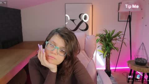 Ariell Mini online show from May 29, 6:44 am