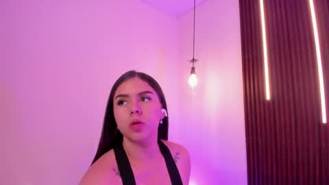  Arianna  online show from June 3, 2:33 pm