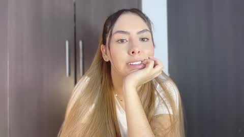 arkana_sweet online show from July 15, 12:26 am
