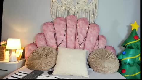 Lia Rose online show from November 28, 1:41 am