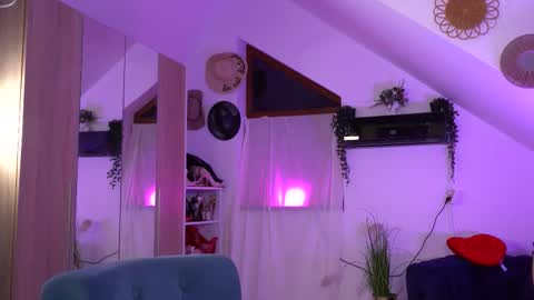 Amalia online show from September 9, 9:03 pm