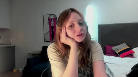 Ashley but u can call me Ash  im living with neighbor we just friends pls dont ask we not couple online show from April 17, 5:31 am