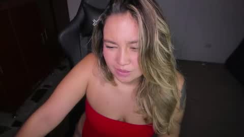 ash_smith1 online show from November 15, 11:28 pm