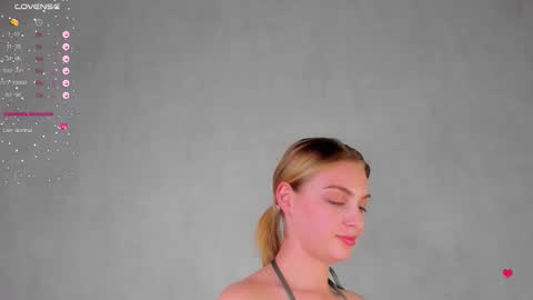 your pretty Ashley online show from October 24, 8:49 pm