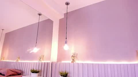 I am Ashley online show from November 8, 7:52 pm