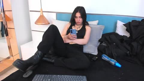 Ashkoreh online show from January 14, 7:41 pm