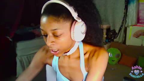 Ashle online show from March 9, 4:05 am