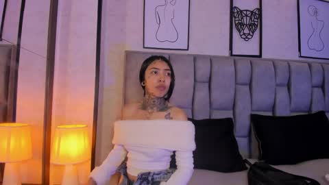 ashley_blum_ online show from May 22, 11:30 am