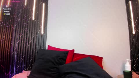 Snapshot of ashleycampbell_ chatting on December 15, 11:31 pm Ashley online show from December 15, 11:31 pm