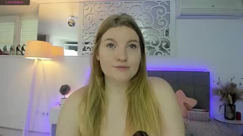 AshleyJonse online show from November 24, 6:15 am