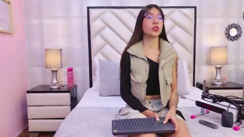 AshleyRoberh online show from June 2, 3:29 am