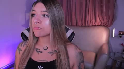 Ashley Lauren online show from November 10, 3:45 am