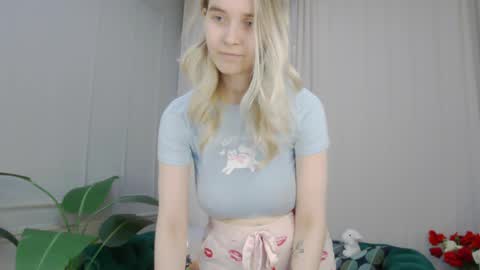 ashly_cherry online show from April 2, 1:41 pm