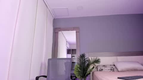 Ashly online show from November 11, 3:57 am