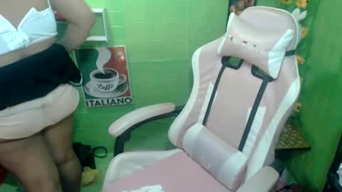 asiankitty23xx online show from February 28, 12:10 am