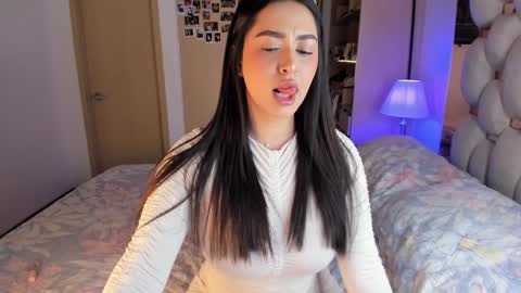 Snapshot of asshley__ chatting on February 2, 3:43 am Ashley online show from February 2, 3:43 am