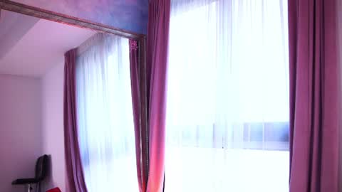 astridvexxx online show from July 3, 4:07 am