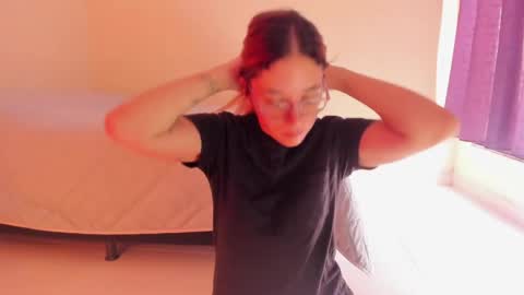 atenas online show from April 19, 6:10 pm