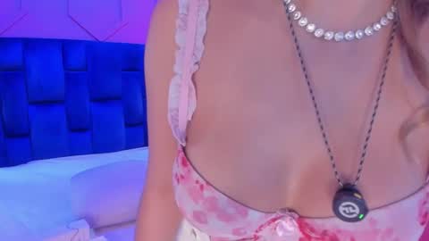 Athenea online show from February 19, 3:39 am