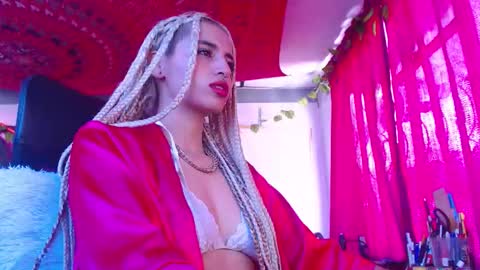 Atenea online show from November 18, 1:45 pm