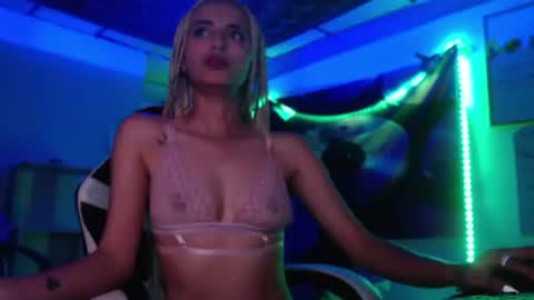 Atenea online show from June 30, 1:05 am