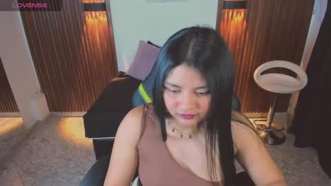 athena_snaw online show from May 12, 2:53 am
