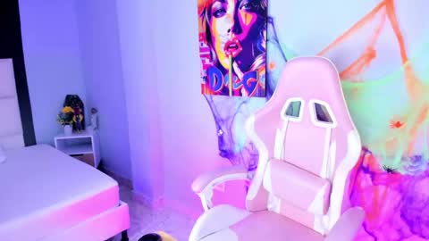 athenea__fox online show from November 3, 11:36 am