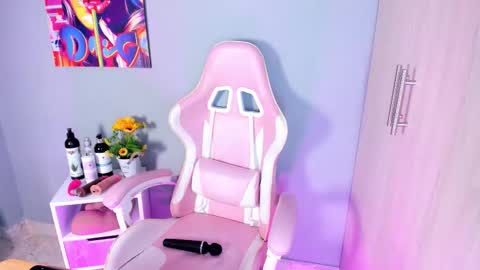 athenea__fox online show from December 2, 11:34 am