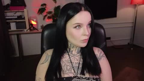 online every day between 10am-23pm online show from July 9, 8:22 pm