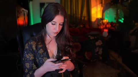 Audrey online show from April 2, 3:04 am