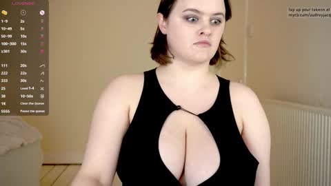 Audrey Jacq online show from December 3, 5:15 pm