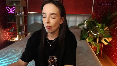 Aurora online show from February 5, 4:26 pm