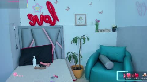 aurora_blackmont online show from May 18, 12:22 pm