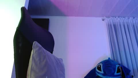Snapshot of aurora_blossom__ chatting on September 24, 10:53 pm Aurora online show from September 24, 10:53 pm