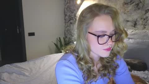 Kate online show from October 8, 5:28 pm