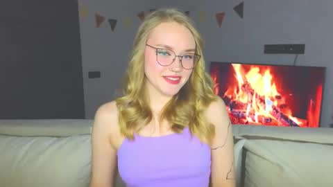 Kate online show from December 9, 3:44 pm