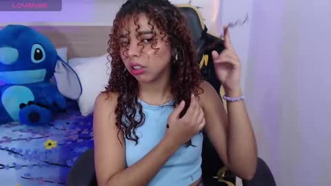 Snapshot of aurora_rodriguez chatting on December 2, 12:28 pm aurora_rodriguez online show from December 2, 12:28 pm