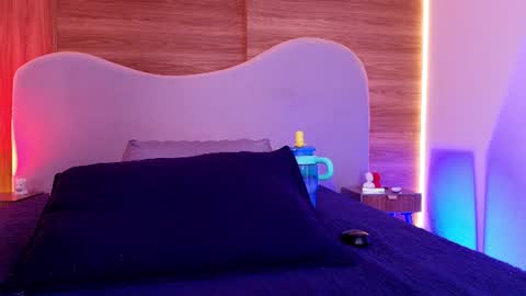 auroraa_miller online show from July 5, 3:35 am