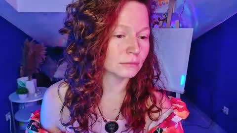 auroraborealis__ online show from October 20, 6:38 am