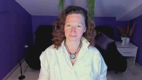 auroraborealis__ online show from September 18, 7:07 am