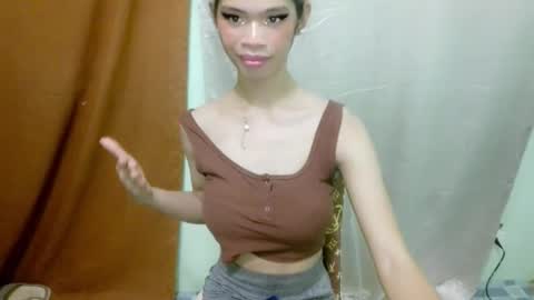 Snapshot of avacadaxcx chatting on October 13, 2:03 am STACY online show from October 13, 2:03 am