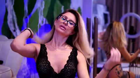 Ava online show from November 6, 5:13 am