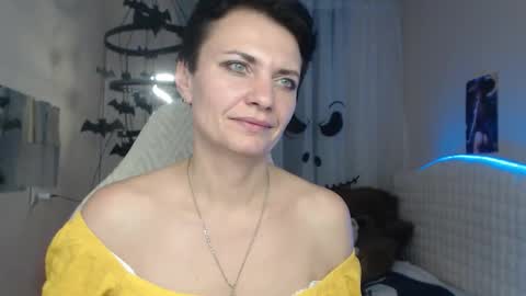 avasaturnian online show from October 30, 5:14 pm