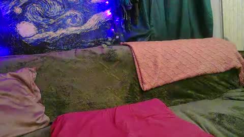 raven blue online show from June 30, 1:43 pm