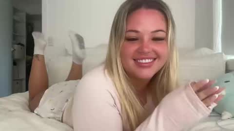 ur gf online show from March 1, 11:37 pm