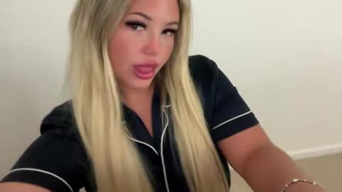 ur gf online show from June 1, 8:05 am