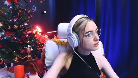 Avriel online show from December 20, 2:52 am